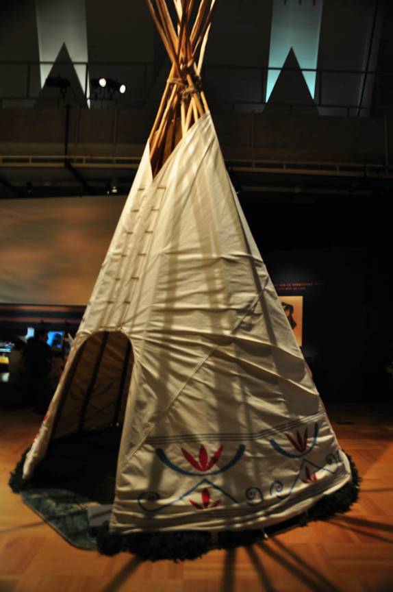 Tenda indígena no Museu da Civilização, em Quebeq, no Canadá